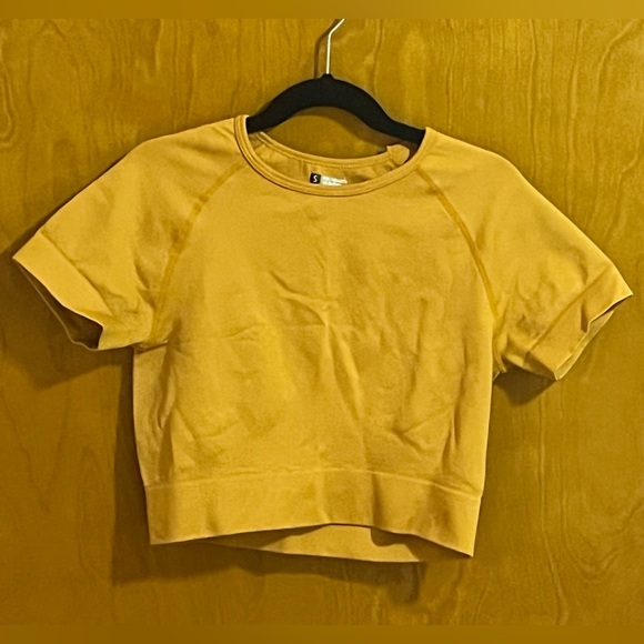 Dark gold crop top. Women’s size Small. - Picture 2 of 6